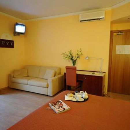 Hotel Al Sole - Enjoy Holiday Cavaion Veronese Eksteriør billede