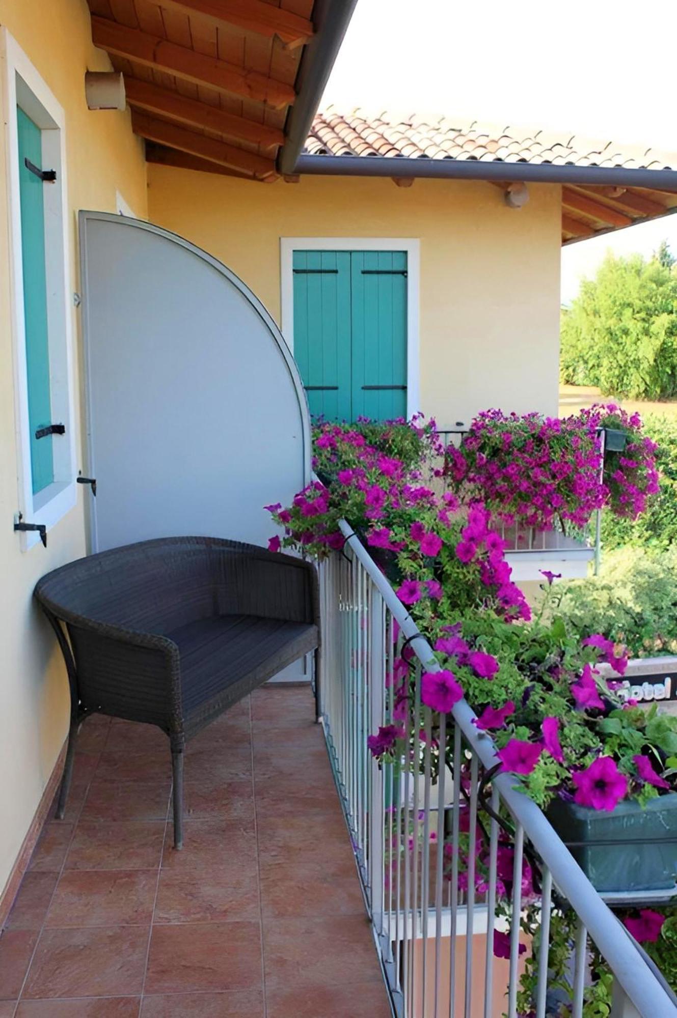 Hotel Al Sole - Enjoy Holiday Cavaion Veronese Eksteriør billede